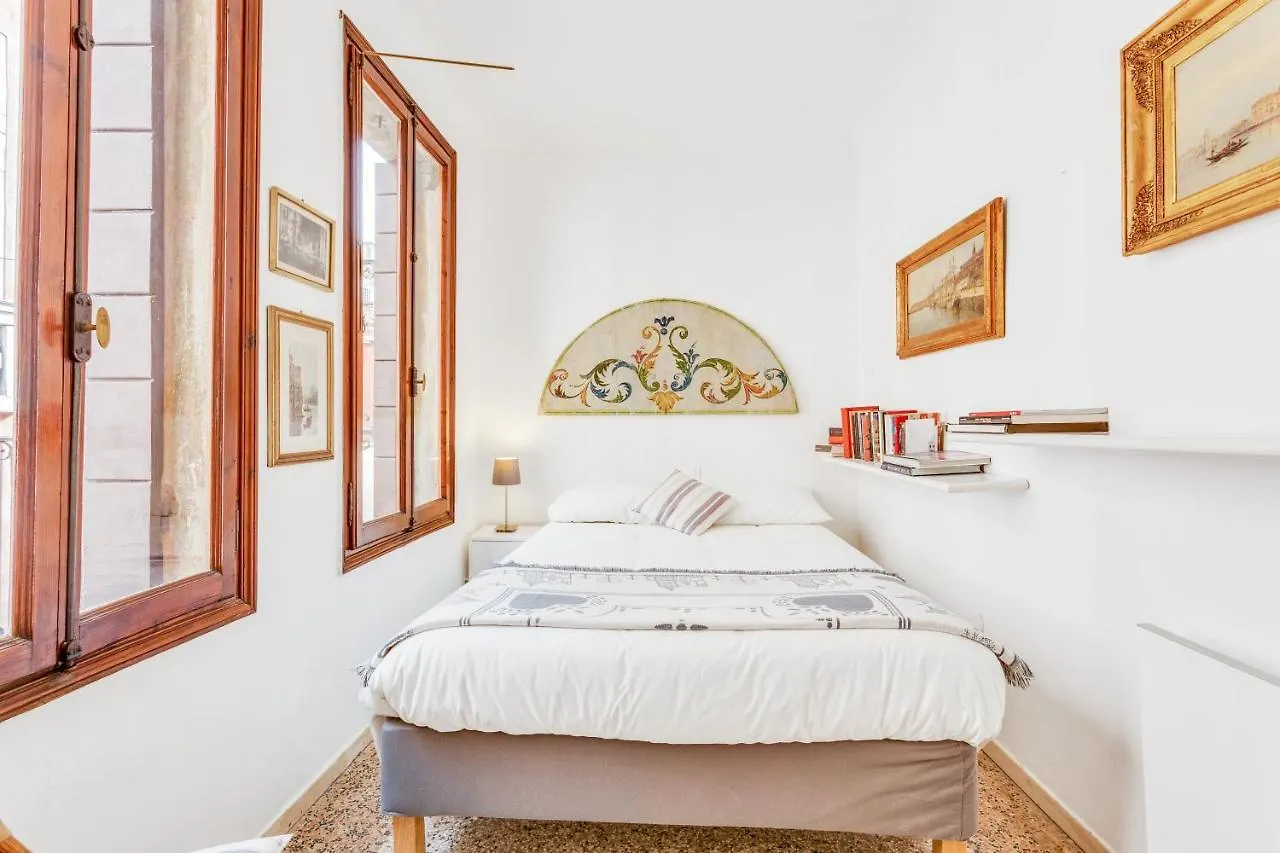 Apartment Ferienwohnung Ca Lu Vintage Flat Con Vista Su San Marco! Venedig